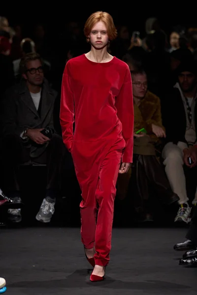 Look 28